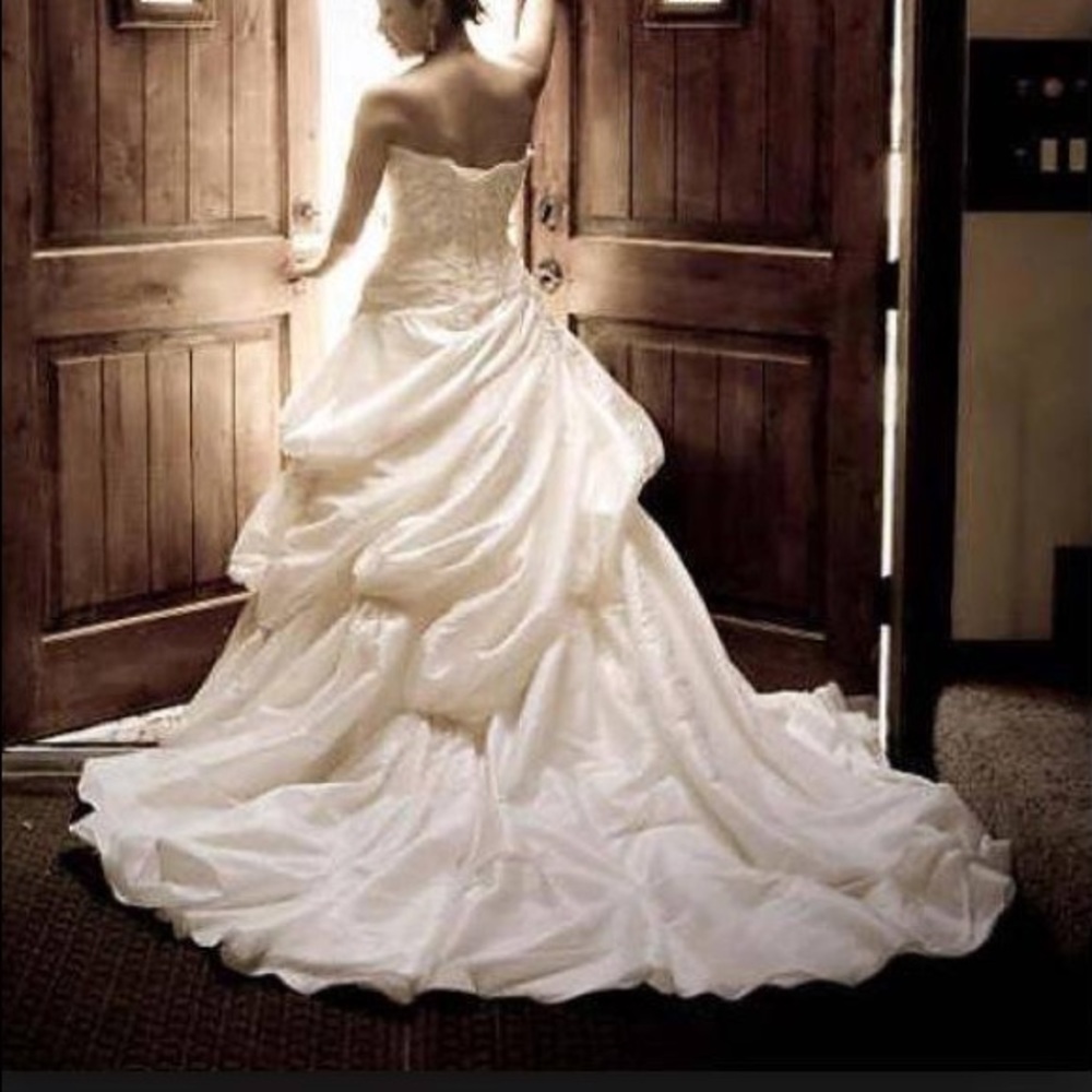 Maggie S. Aurelie Wedding Gown WHITE Make Offer